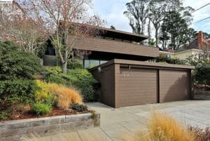 617 Grizzly Stock Photo