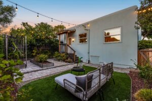 2104 Spaulding Ave. Berkeley Twilight 5